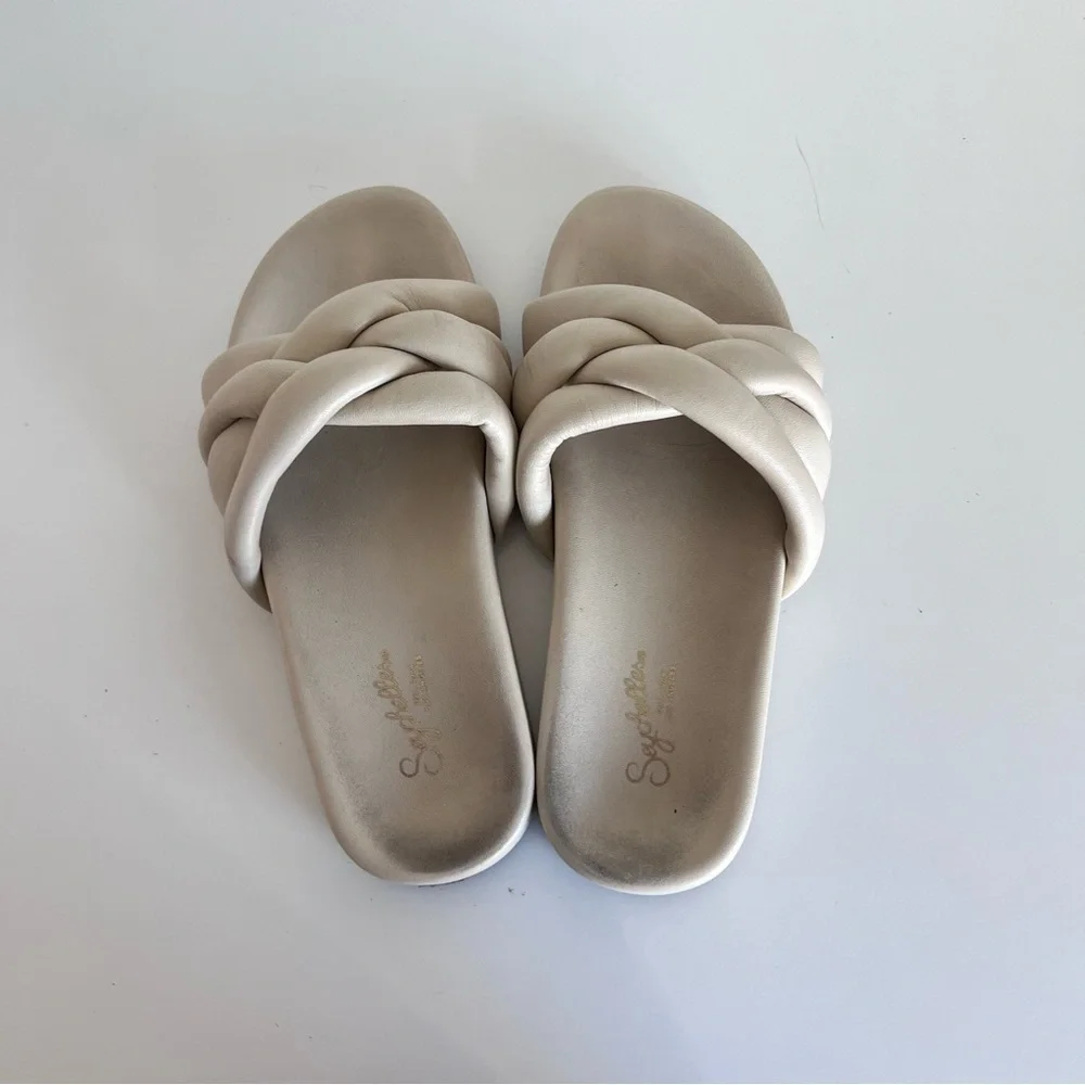 Seychelles women low